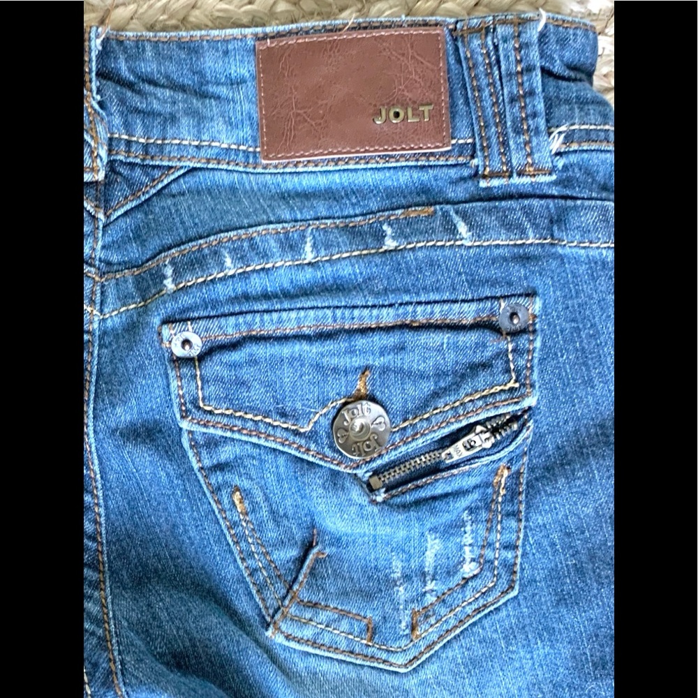 JOLT DISTRESSED JEANS BOOTCUT BUTTON/ZIPPER BACK Size 5